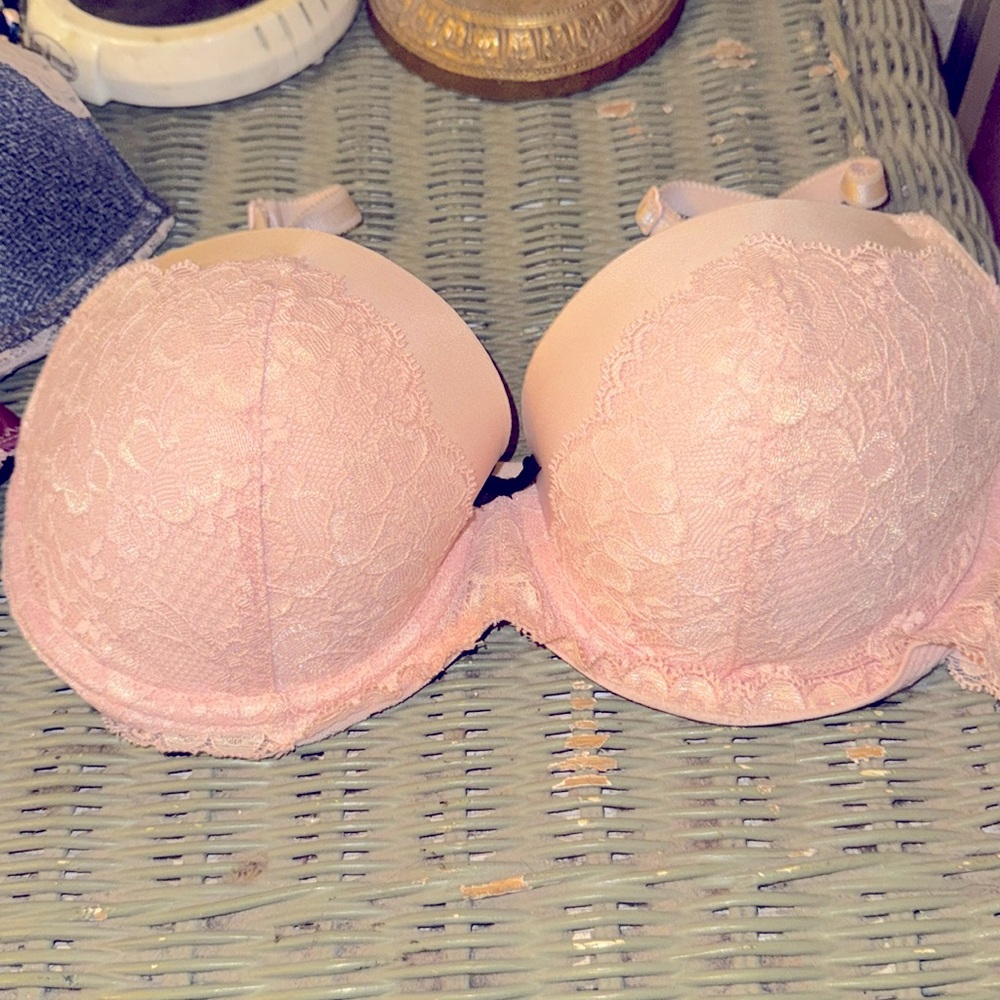 VS bra 32DD